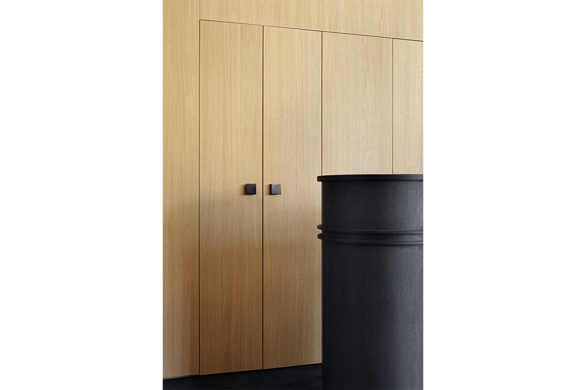 Limed Oak - Smoked Black 03.jpg